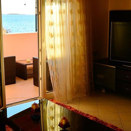 Sea View Luxury Apartment بلاتاريا المظهر الخارجي الصورة