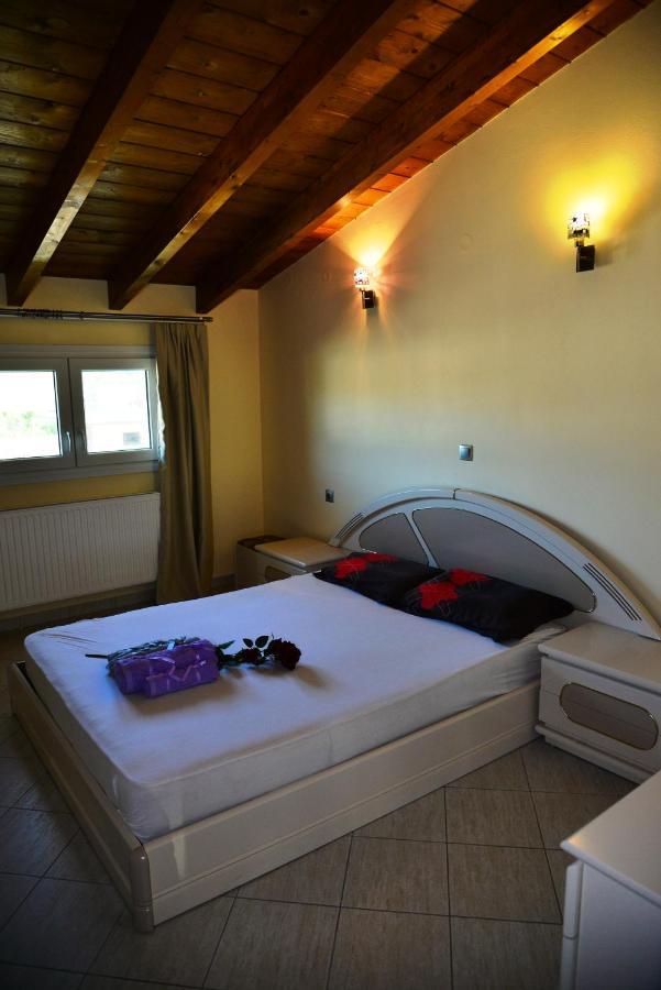 Sea View Luxury Apartment بلاتاريا المظهر الخارجي الصورة